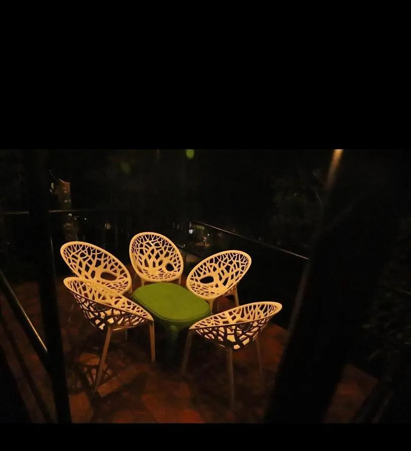 Inchimala Holiday Inn 바가몬 0*,  인도